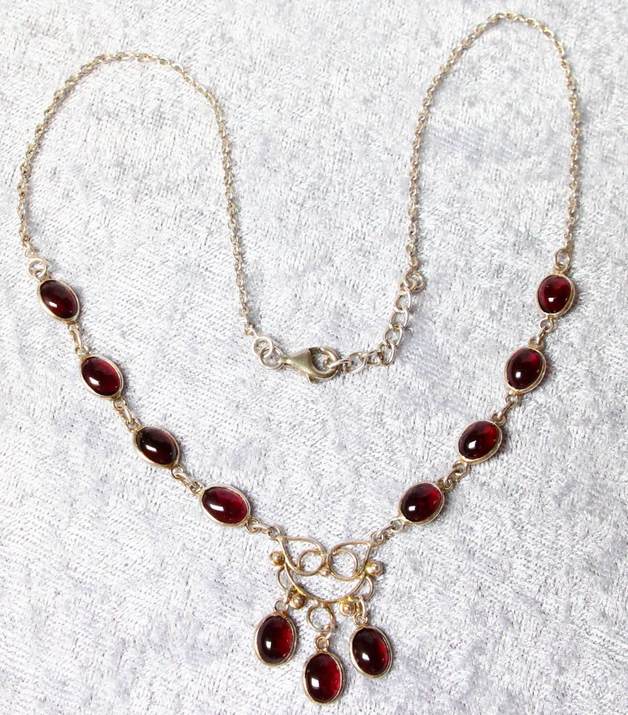 Цены на ювелирные украшения с альмандином Цены на ювелирные украшения с альмандином